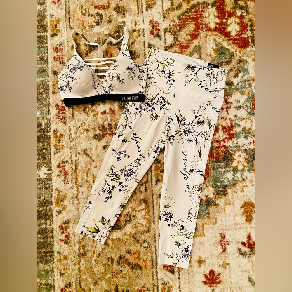 Victoria Secret Active Set Sports Bra and Capri Leggings NWT